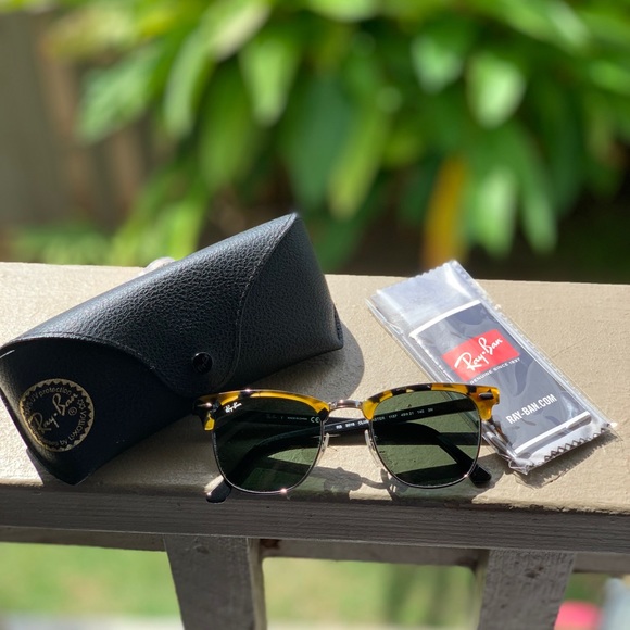 New Ray-Ban Clubmaster Classic Sunglasses - Picture 3 of 4